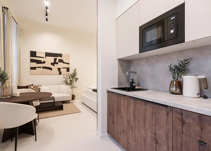 H18 - Boutique By Bqa *