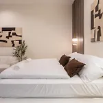 H18 - Boutique By Bqa בודפשט