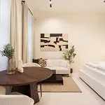 H18 - Boutique By Bqa
