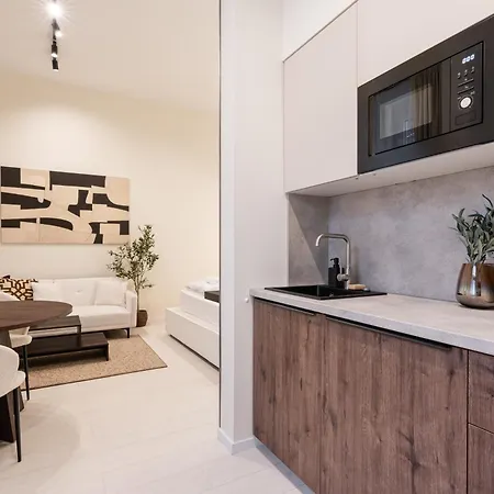 H18 - Boutique By Bqa *