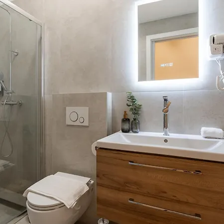 H18 - Boutique By Bqa *